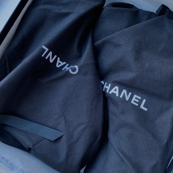 Authentic Chanel Black Leather Combat Boots with Pearl Detailing, Size 41 - Picture 7 of 8